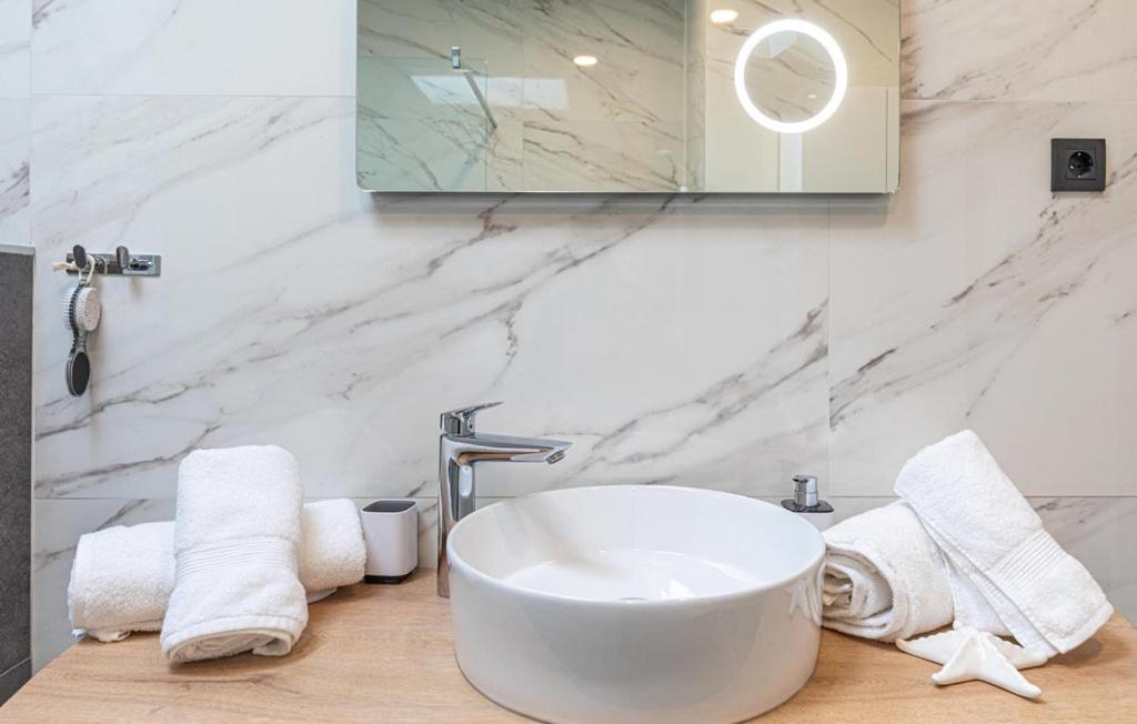 Premium Apartment With Jacuzzi Trogir Exterior photo