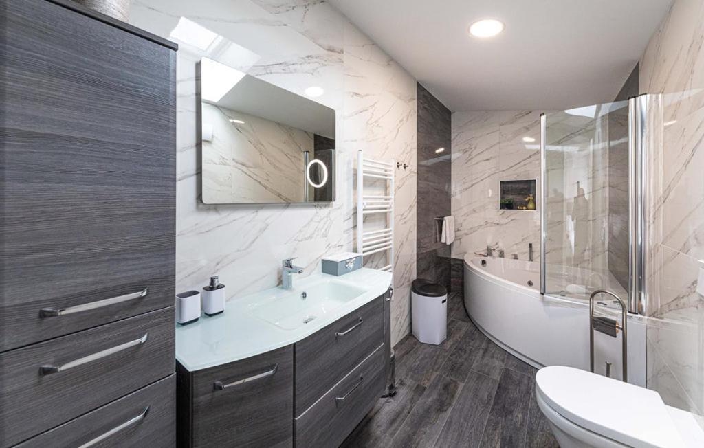 Premium Apartment With Jacuzzi Trogir Exterior photo