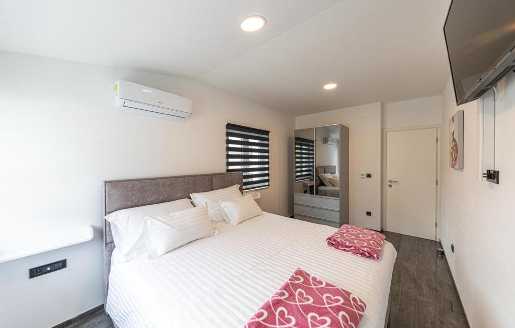 Premium Apartment With Jacuzzi Trogir Exterior photo